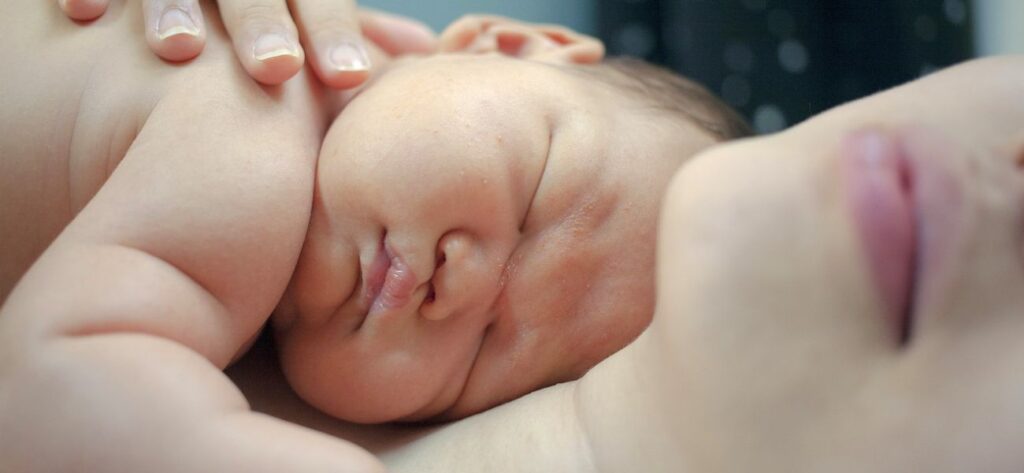 mama z niemowlęciem