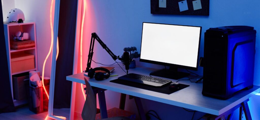 biurko gamingowe z regulowanym blatem