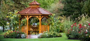 altanka do ogrodu z drewna