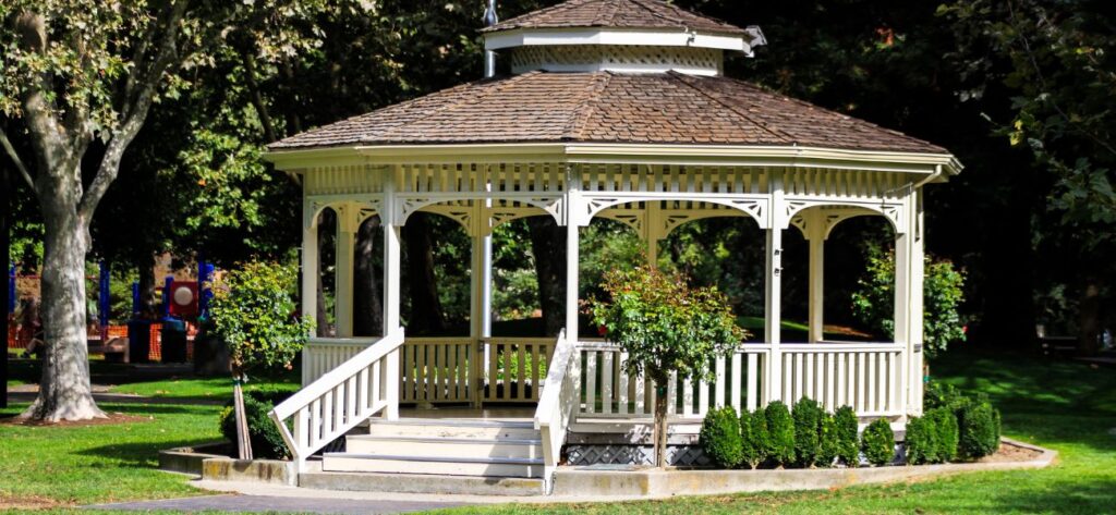 altany ogrodowe drewniane