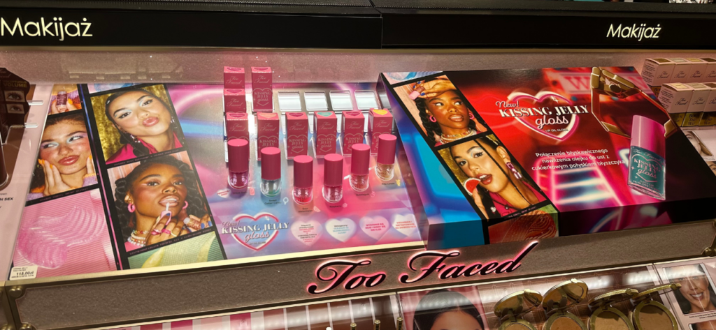 Makijażowe perełki z Sephory – które viralowe kosmetyki są warte zakupu?