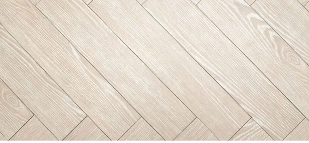 płytki podłogowe ułożone w jodełkę