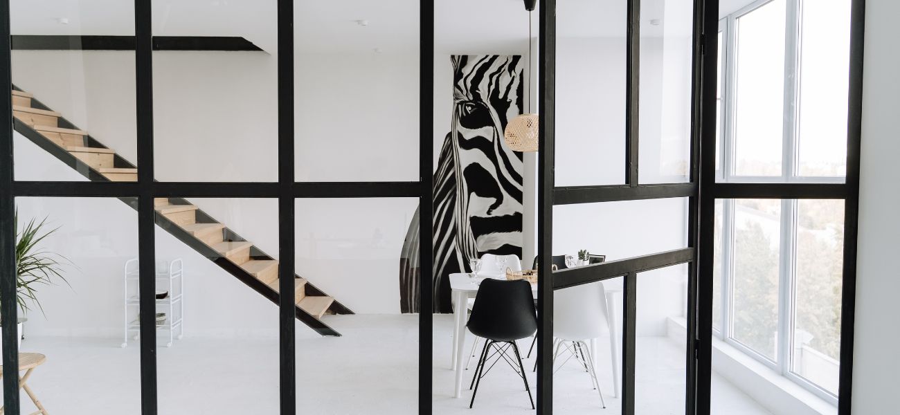 wnętrze - połączenie loftu z glamour