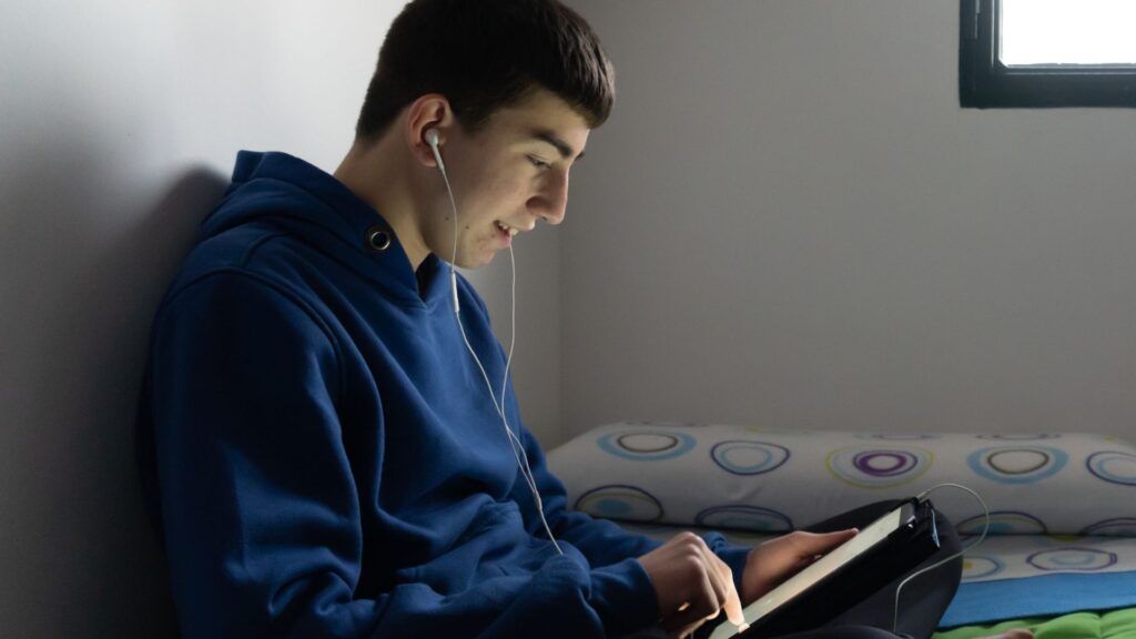 młodzież a internet gdzie powinna być granica?