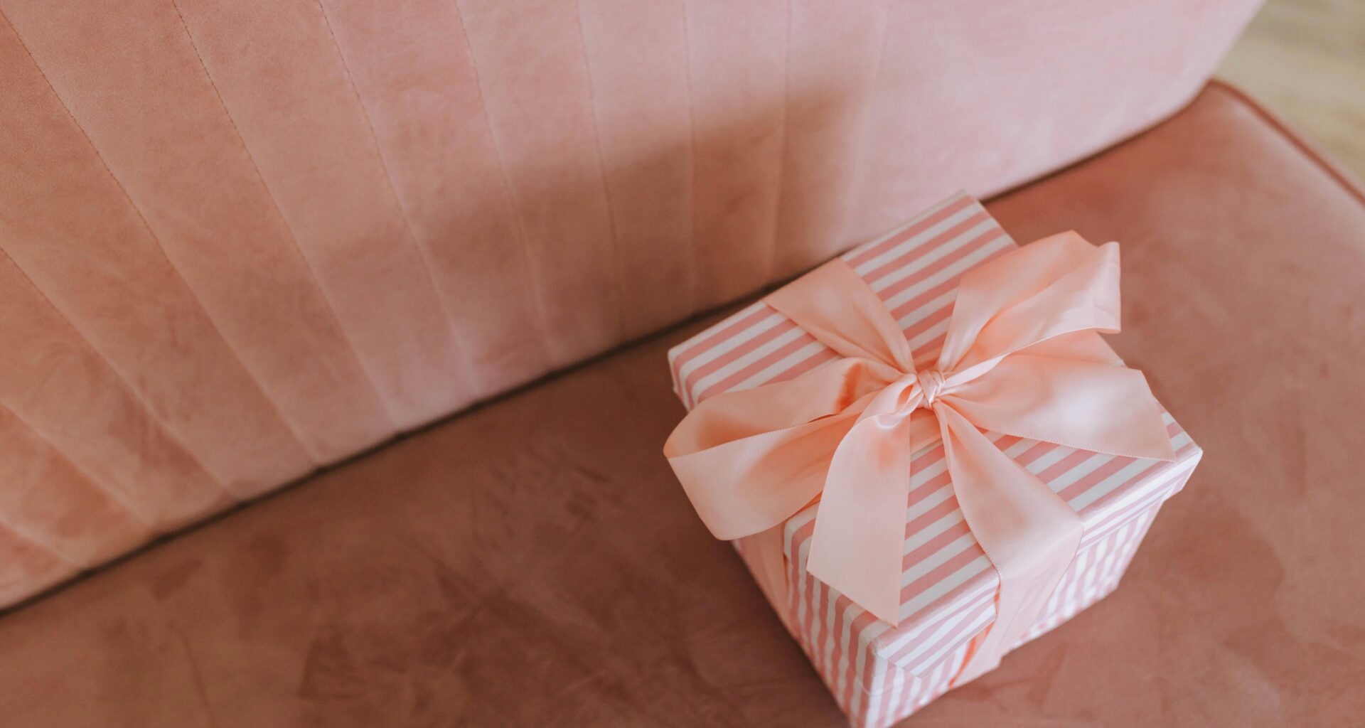 Jak wybrać idealny prezent firmowy dla kobiet?