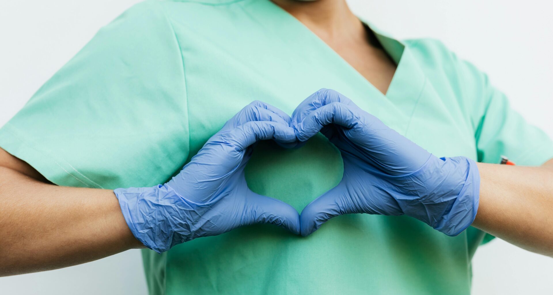 Jak wybrać modne i funkcjonalne scrubsy dla kobiet? Dowiedz się!