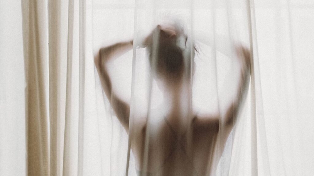 relaks smiech zdrowie psychiczne kobieta miłość