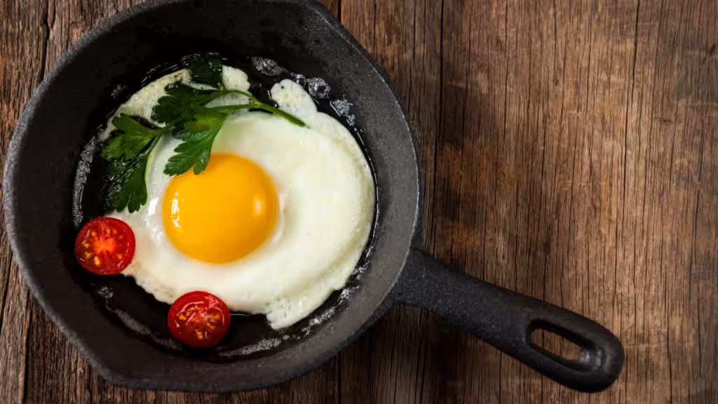 patelnia żeliwna czy ze stali nierdzewnej?