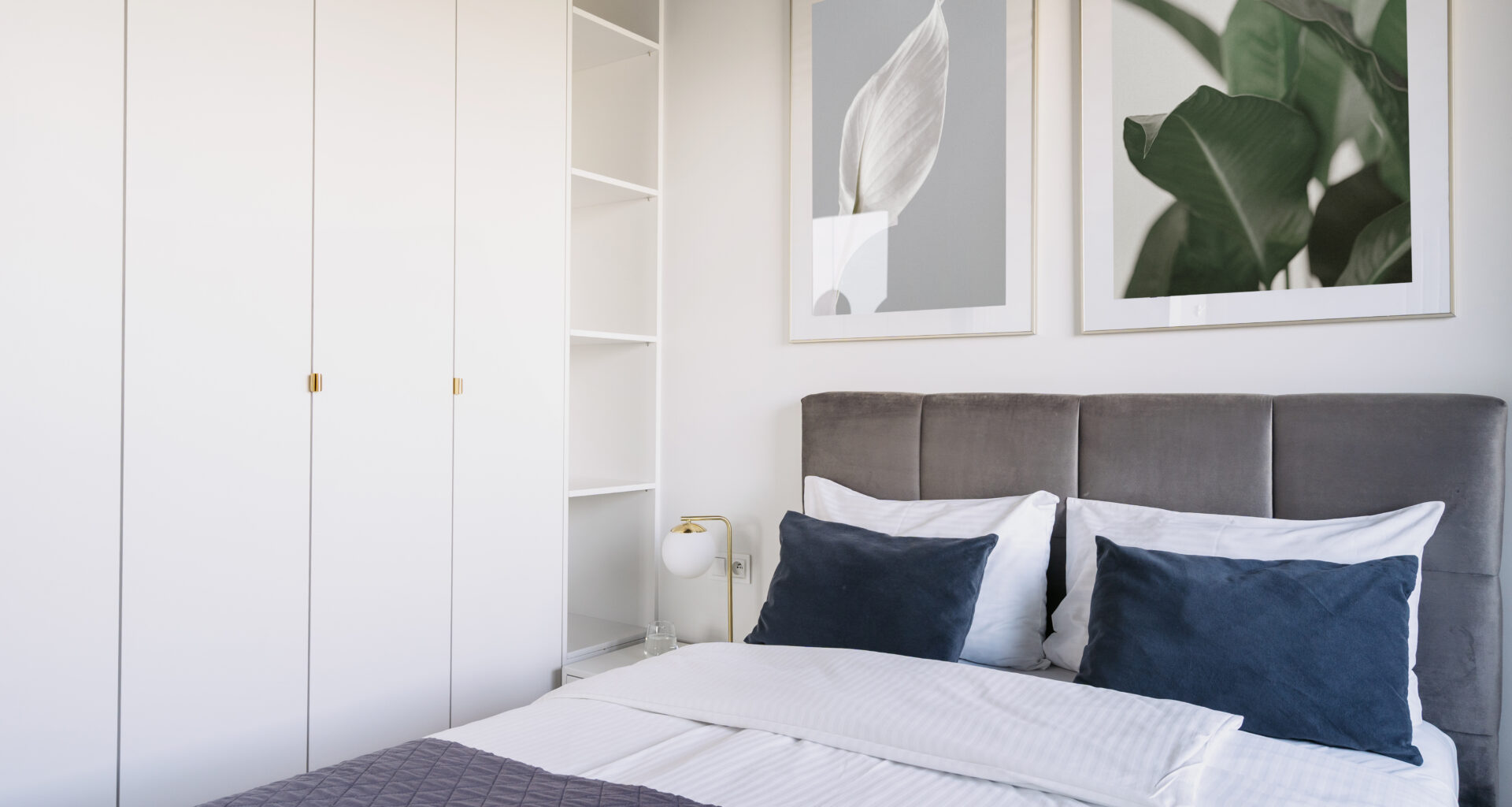 biała szafa do sypialni aranżacje