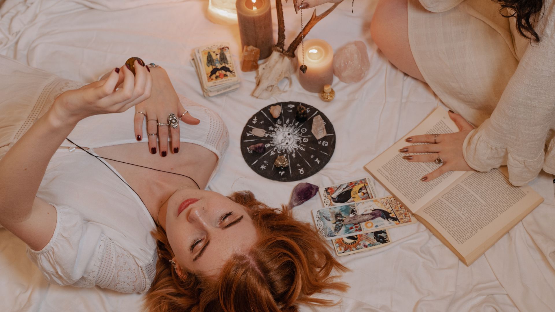 Photo: energiakobiety.pl October 2026 forecast highlights shifts for Aries, Taurus and Gemini